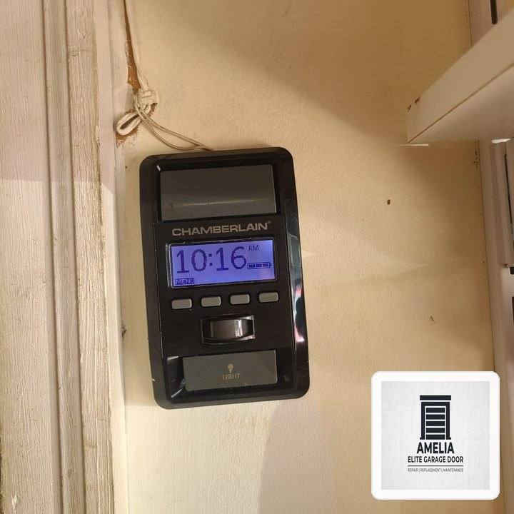 Off-Track Garage Door Emergency Realignment & Laser Calibration in Northgate, WA